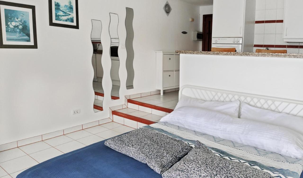 First-Line Waterfront Studio Apartment Callao Salvaje Luaran gambar